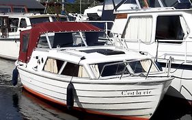 Motor Yacht Almaz